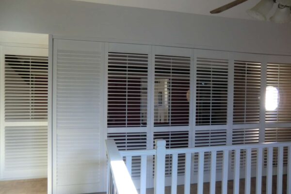 Claustra bois pour fermer une mezzanine