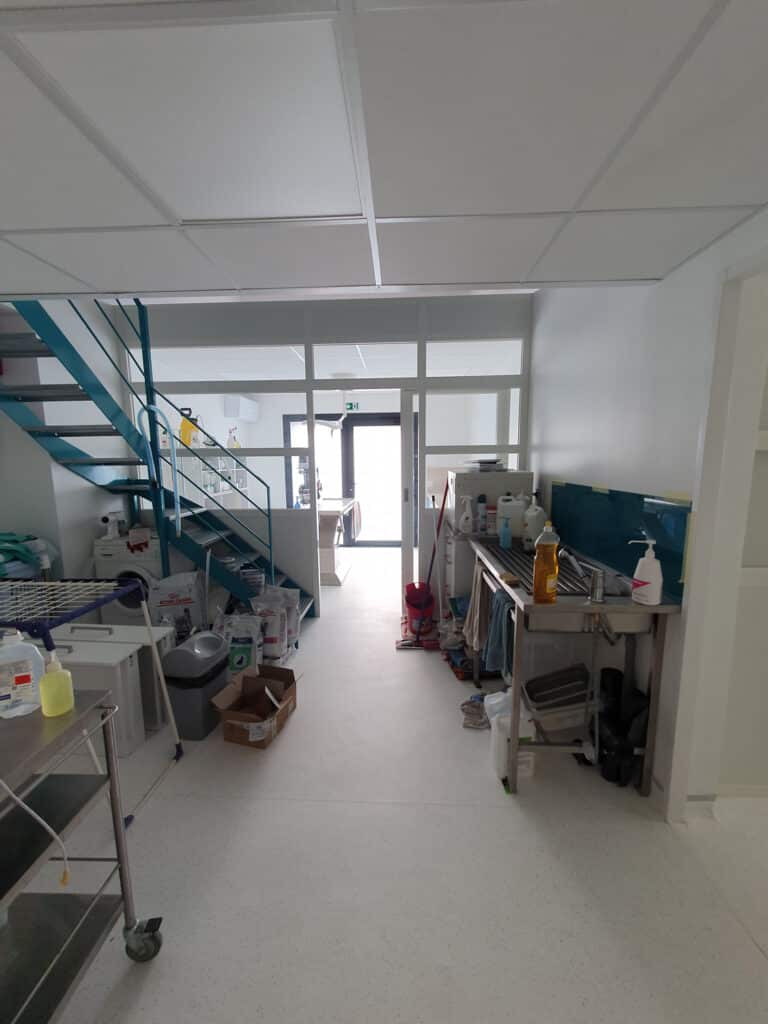 Salle Post Opération Rénovation Clinique Vétérinaire Montpellier