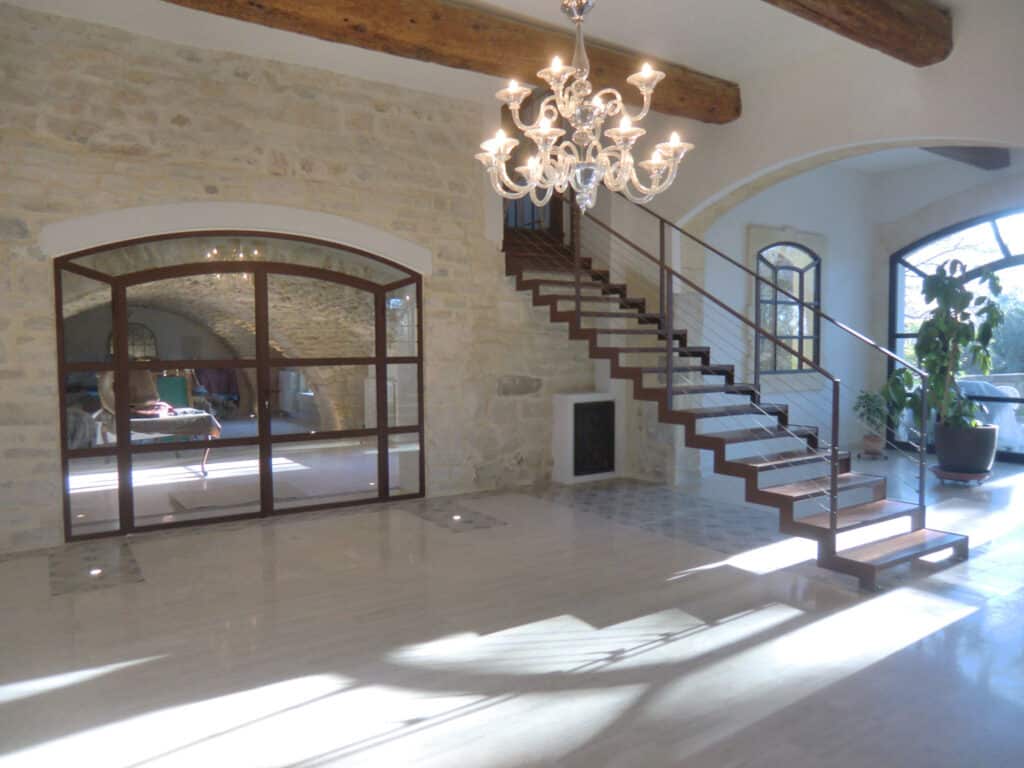 Escalier en bois et métal sur mesure - Architecte d'intérieur Montpellier