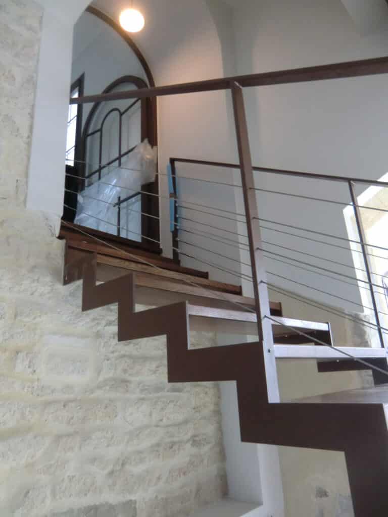 Escalier en bois et métal - Architecte d'intérieur Nîmes