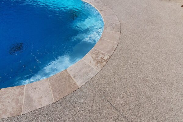 Rénovation piscine margelles et sol